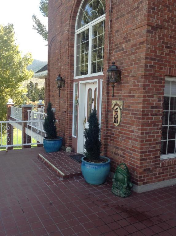 Toad Hall Manor Bed And Breakfast Butte Eksteriør billede